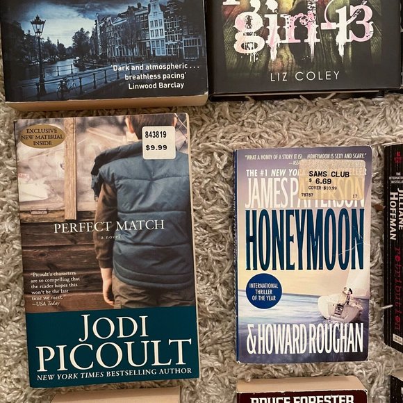 Bundle of 9 Novel Books Mystery, Suspense thriller Horror Some are vintage - Picture 3 of 5